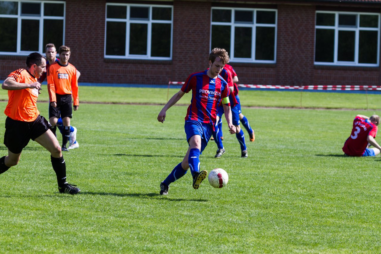 Bild 100 - Herren FSG BraWie 08 - TSV Ntzen : Ergebnis: 1:2